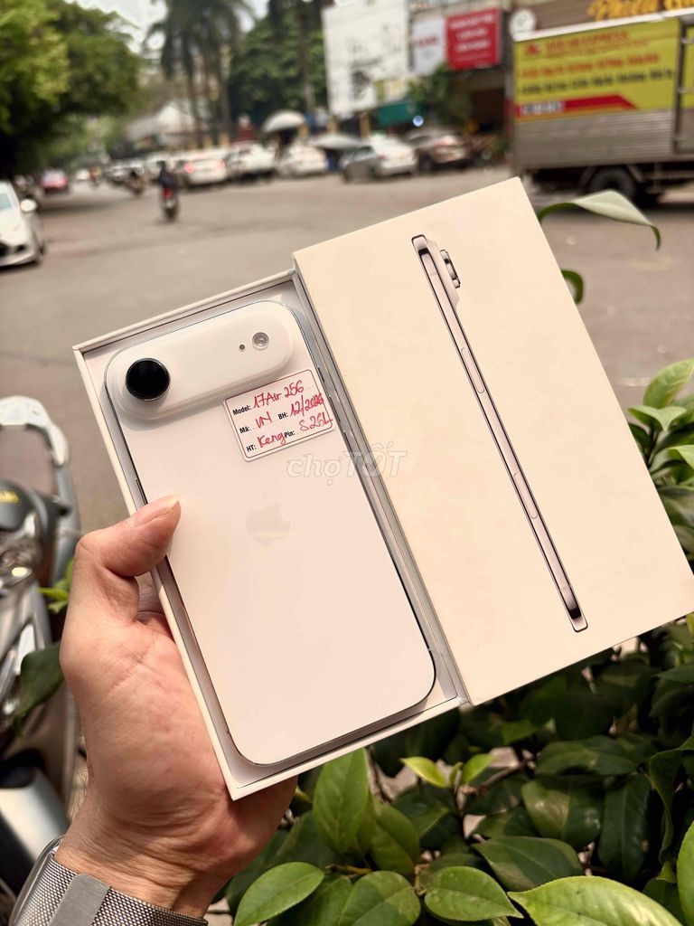 iPhone 17Air256GB Trắng VN Likenew Fullbox Sạc 26L. Mua bán Điện thoại tại Quận Đống Đa Hà Nội được đăng bởi Quý Hoàng hình 1