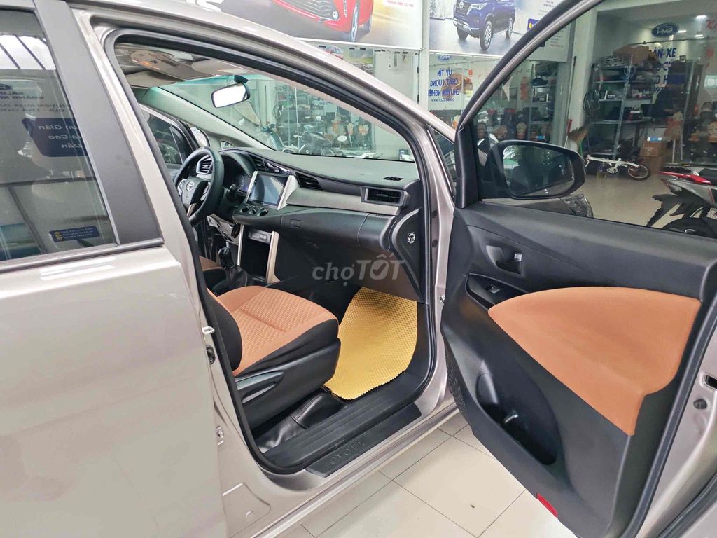 Toyota Innova E 2020 137000 km. Mua bán Ô tô tại Quận 12 Tp Hồ Chí Minh được đăng bởi Salon Ô tô Hoàng Minh Phát hình 11