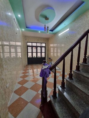Cho thuê nhà nguyên căn ngõ 649 Lĩnh Nam Hoàng Mai,4 tầng có 5 PN!. Cho thuê phòng trọ tại Quận Hoàng Mai Hà Nội được đăng bởi Thanh Hảo