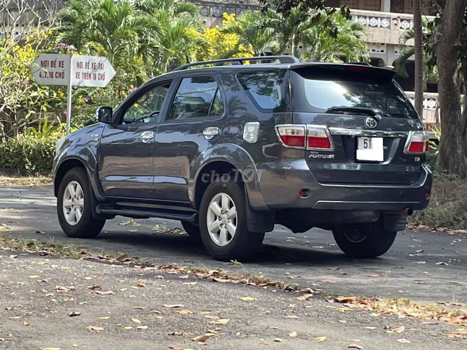 Toyota Fortuner V 2012 số tự động 2 cầu. Mua bán Ô tô tại Quận 12 Tp Hồ Chí Minh được đăng bởi Xuân Trường hình 3