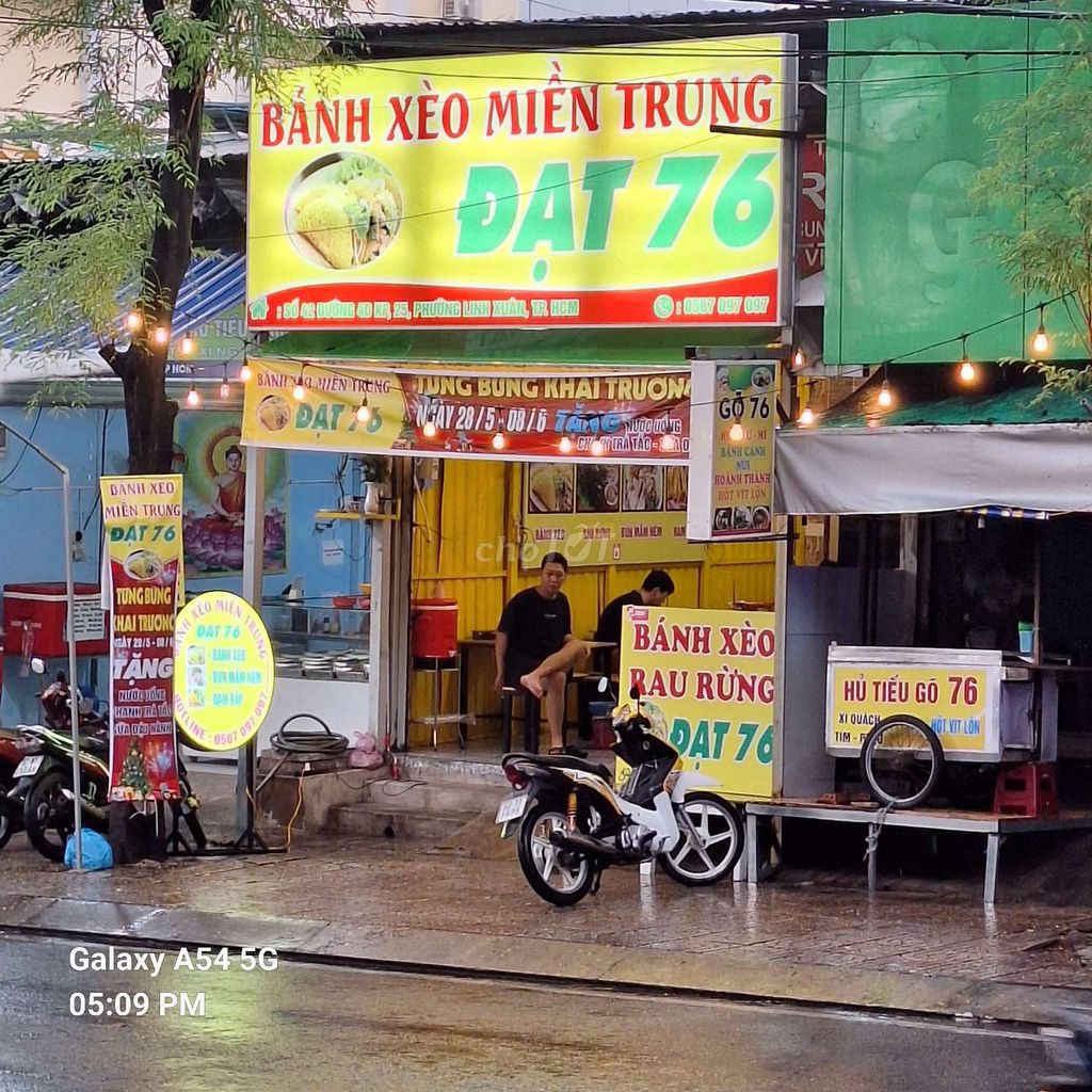mình cần sang quán bánh xèo miền trung 