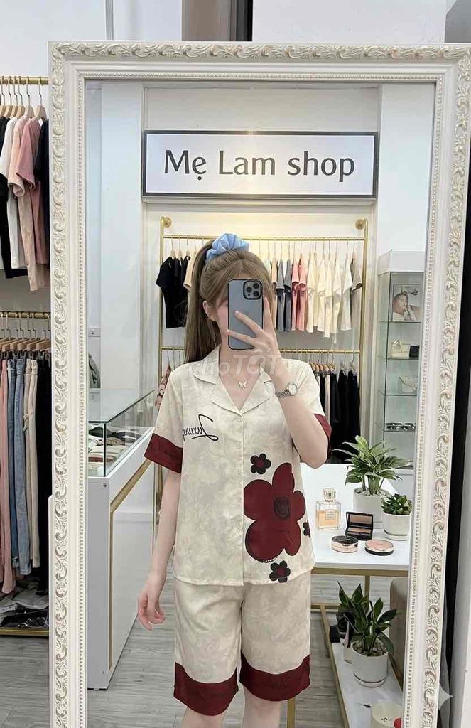 Đồ bộ pijama nữ lụa kèm hoa siêu xinh. Mua bán Quần áo tại Huyện Bình Tân Vĩnh Long được đăng bởi Thanh Diệu hình 1