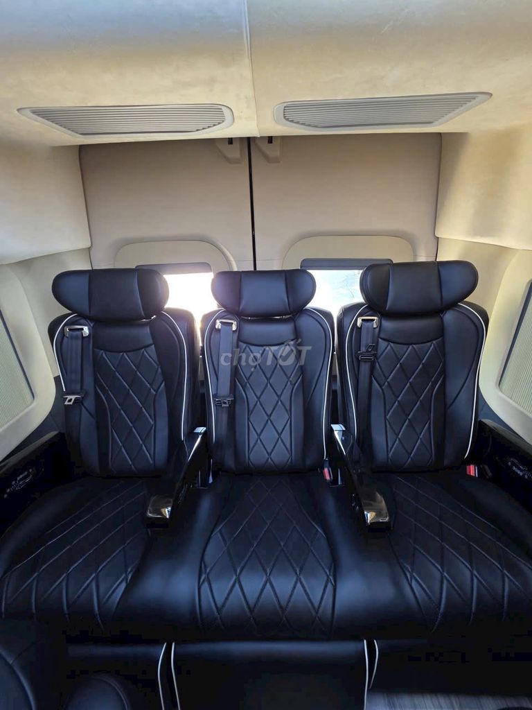 Ford Transit Limousine 10-12 chỗ Mới 100%. Mua bán Ô tô tại Quận 8 Tp Hồ Chí Minh được đăng bởi Tiến Phát hình 5