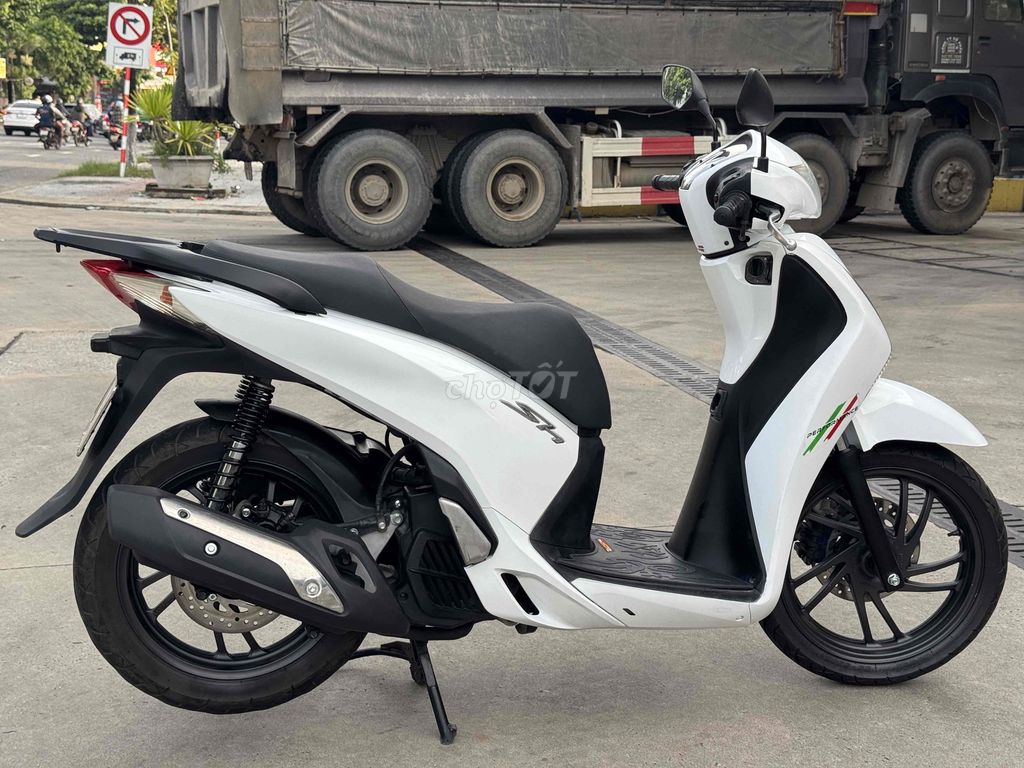 Hon Da SH 150 dk 2016 khoá smkay bs 43. Mua bán Xe máy tại Quận Cẩm Lệ Đà Nẵng được đăng bởi Duc Tran  hình 2