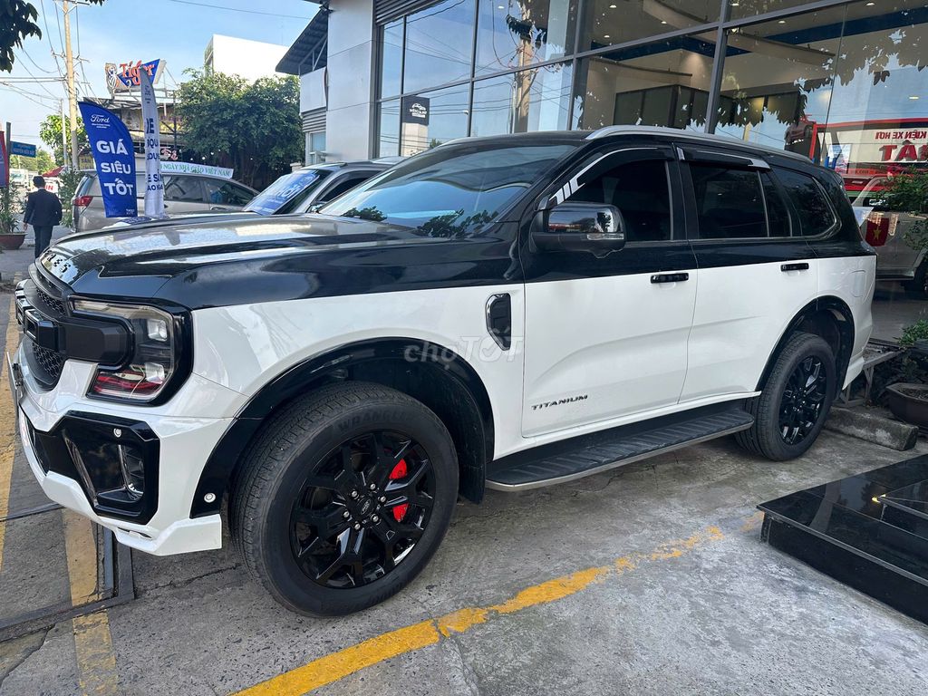 Ford Everest 2024 Titanium+ 2.0 AT 4x4 - 19000 km. Mua bán Ô tô tại Quận Tân Phú Tp Hồ Chí Minh được đăng bởi FORD Bến Thành Xe Đã Qua Sử Dụng hình 2