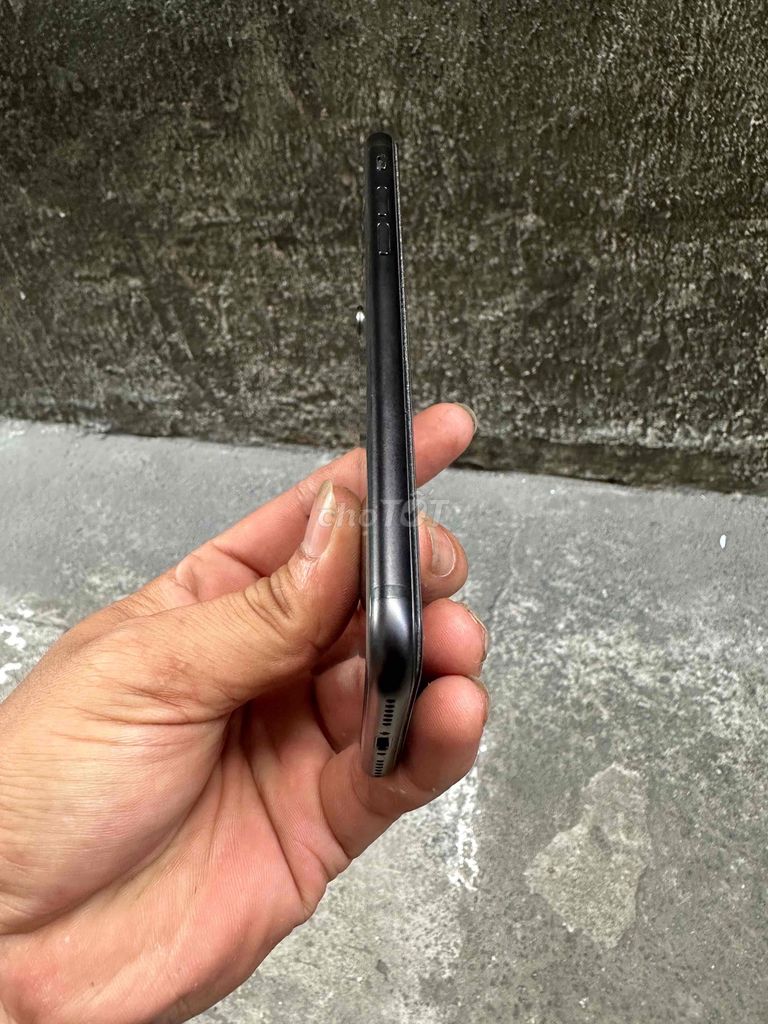 Apple iPhone SE Đen. Mua bán Điện thoại tại Thành phố Thủ Đức Tp Hồ Chí Minh được đăng bởi Thi Nguyen hình 1