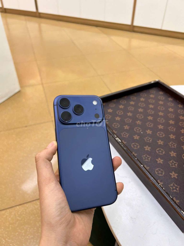 🍎IPHONE 17PRO 256GB BLUE HÌNH THỨC 98% P100👇. Mua bán Điện thoại tại Quận Hải An Hải Phòng được đăng bởi 98 Ngô Gia Tự Hoàng Dũng Mobile Ngã 3 Văn Cao hình 1