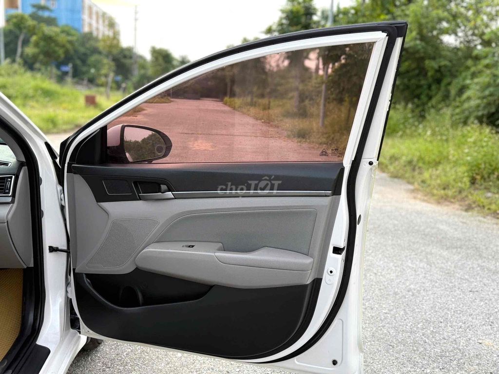 Hyundai Elantra 2017 1.6 MT - 82000 km. Mua bán Ô tô tại Huyện Gia Lộc Hải Dương được đăng bởi Nhất Tín Ô Tô Hải Dương hình 11