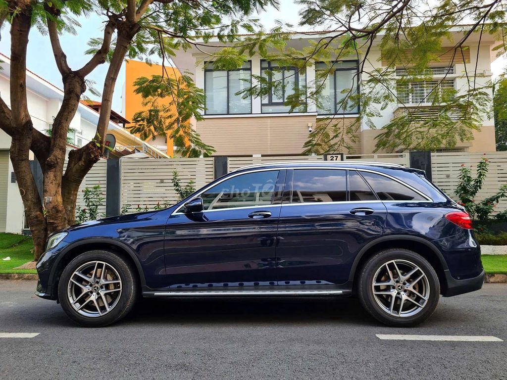 Мерседес-Бенц GLC300 AMG 2019 Зеленый кавансит