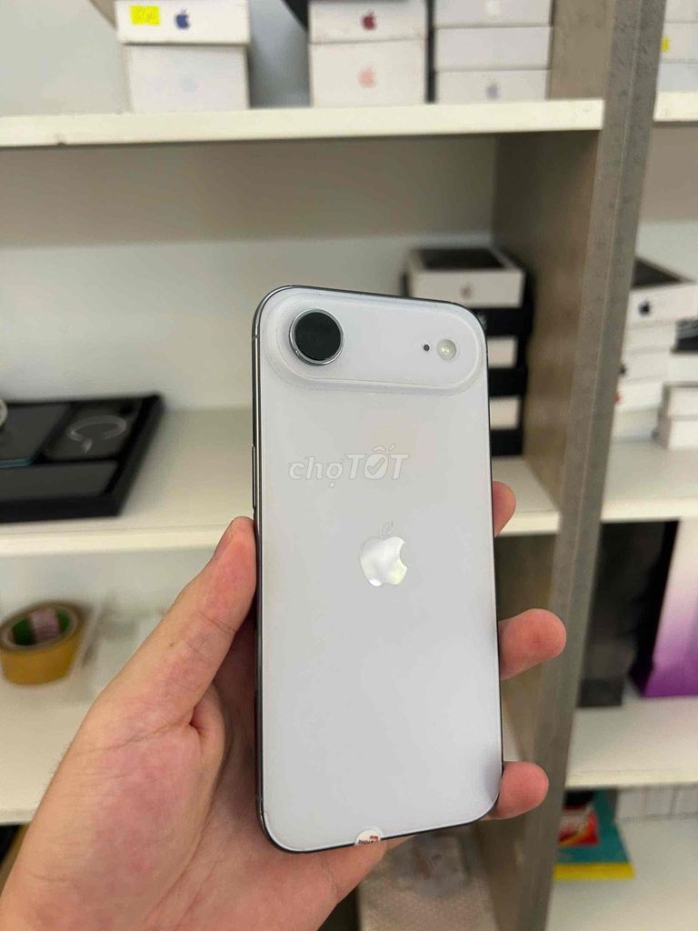 Apple iPhone Air 256GB Trắng lock. Mua bán Điện thoại tại Quận 7 Tp Hồ Chí Minh được đăng bởi Trâm bán táo  hình 1