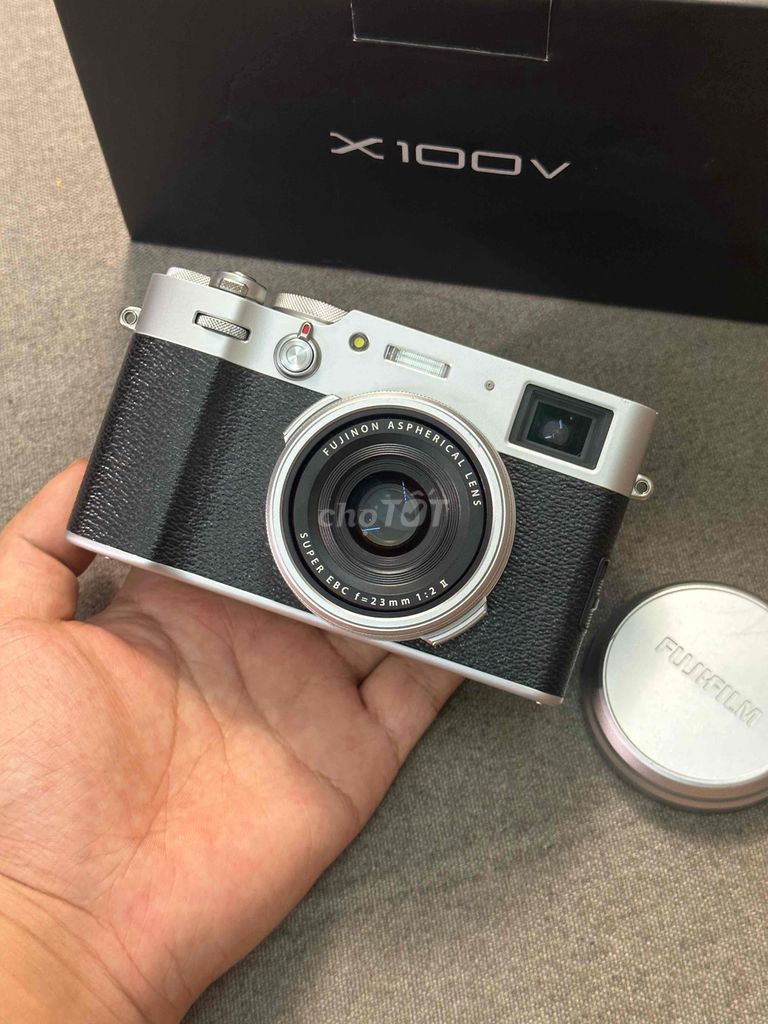 Fujifilm X100V Silver Fullbox 98%. Mua bán Máy ảnh, Máy quay tại Quận Hải Châu Đà Nẵng được đăng bởi Tiến Đạt hình 1