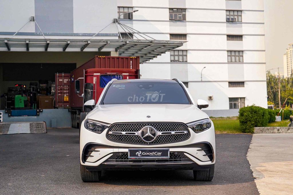 Mercedes_GLC300_4Matic Model 2024 Bao Bank 90%