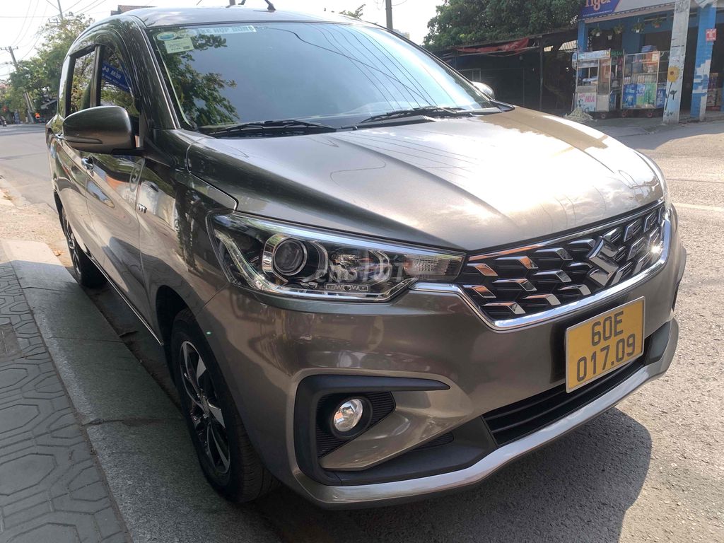 Suzuki Ertiga 2022 - 79000 km xăng điện mẫu 2023