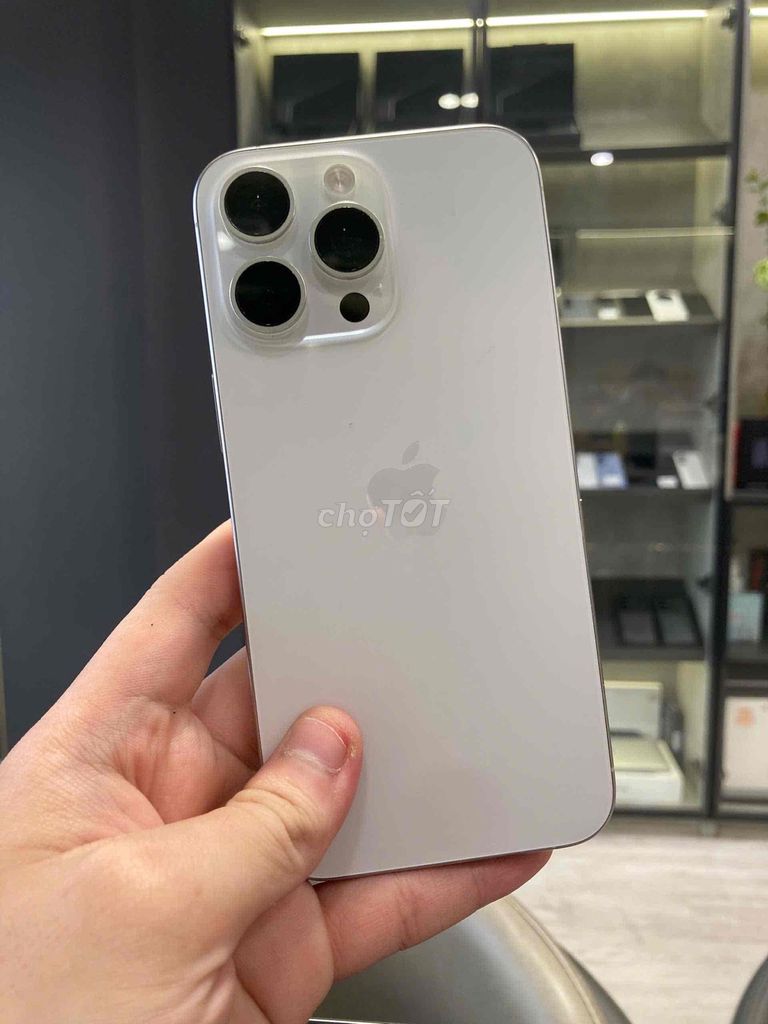 Apple iPhone 15 Pro Max Trắng 512GB Mỹ Like New 99. Mua bán Điện thoại tại Quận 8 Tp Hồ Chí Minh được đăng bởi TRƯỜNG MOBILE  hình 1