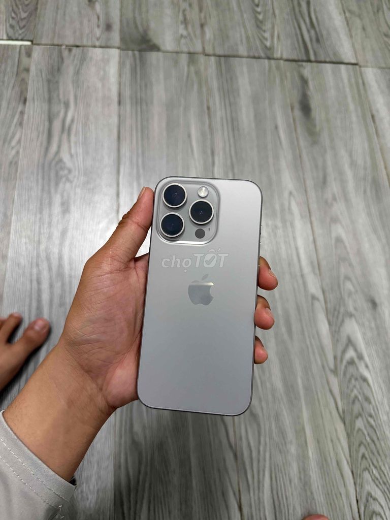 Apple iPhone 15 Pro 128GB Bạc. Mua bán Điện thoại tại Huyện Lộc Ninh Bình Phước được đăng bởi Nguyen van a hình 1