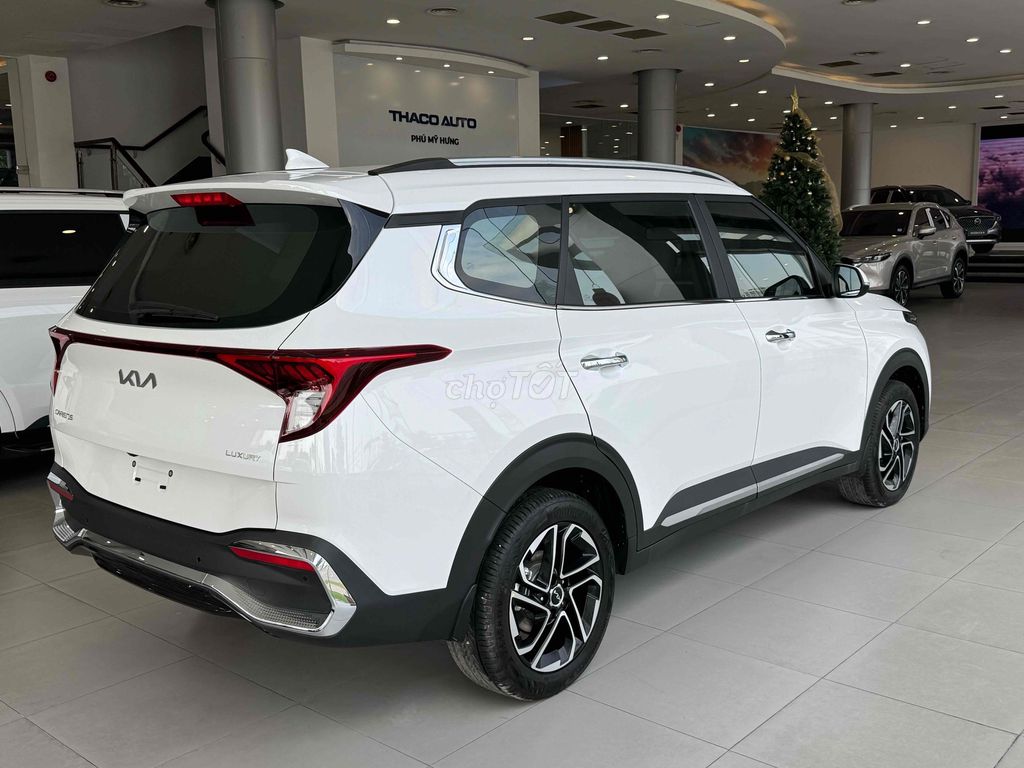 KIA CARENS 1.5 LUXURY 2025 Белый Новый 100%