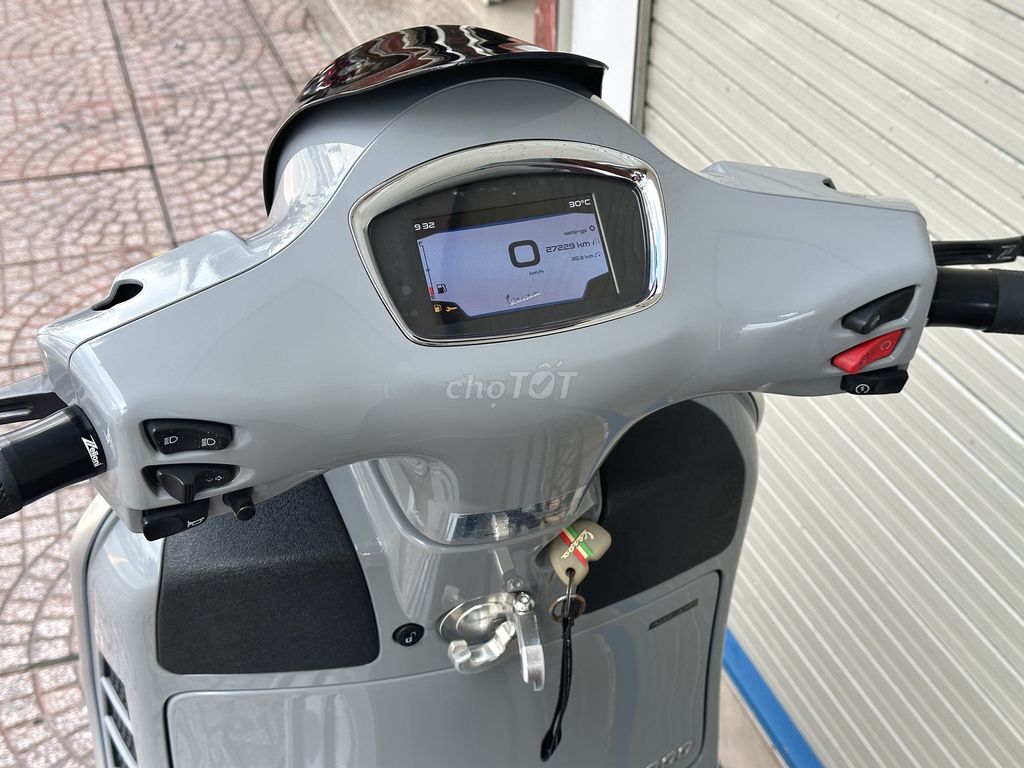 Piaggio Vespa GTS 300cc Hpe 2019 Xám XM 234.71