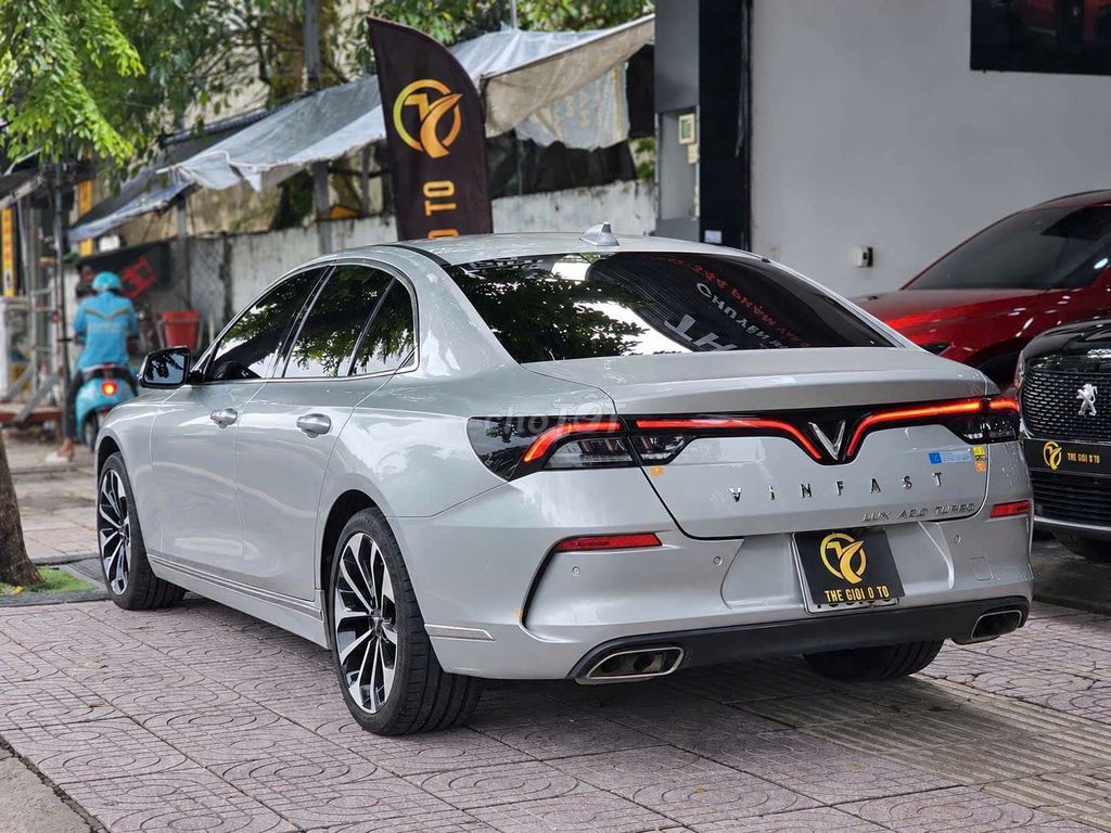 VinFast Lux A Premium 2019 Bạc 85.000 km