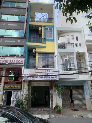 Аренда · 5 комн. · 80 м² · Quận 10, ул. Cách Mạng Tháng 8