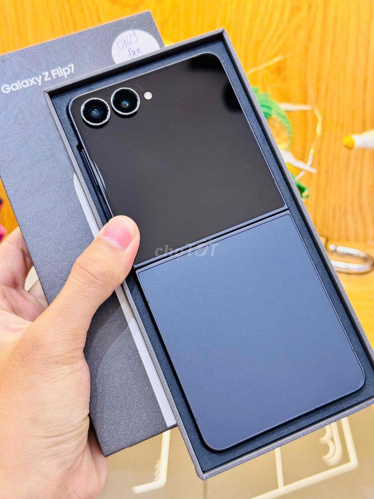 Samsung ZFlip7 256GB Đen Jetblack. Mua bán Điện thoại tại Quận 10 Tp Hồ Chí Minh được đăng bởi Trần Như Ngọc hình 1