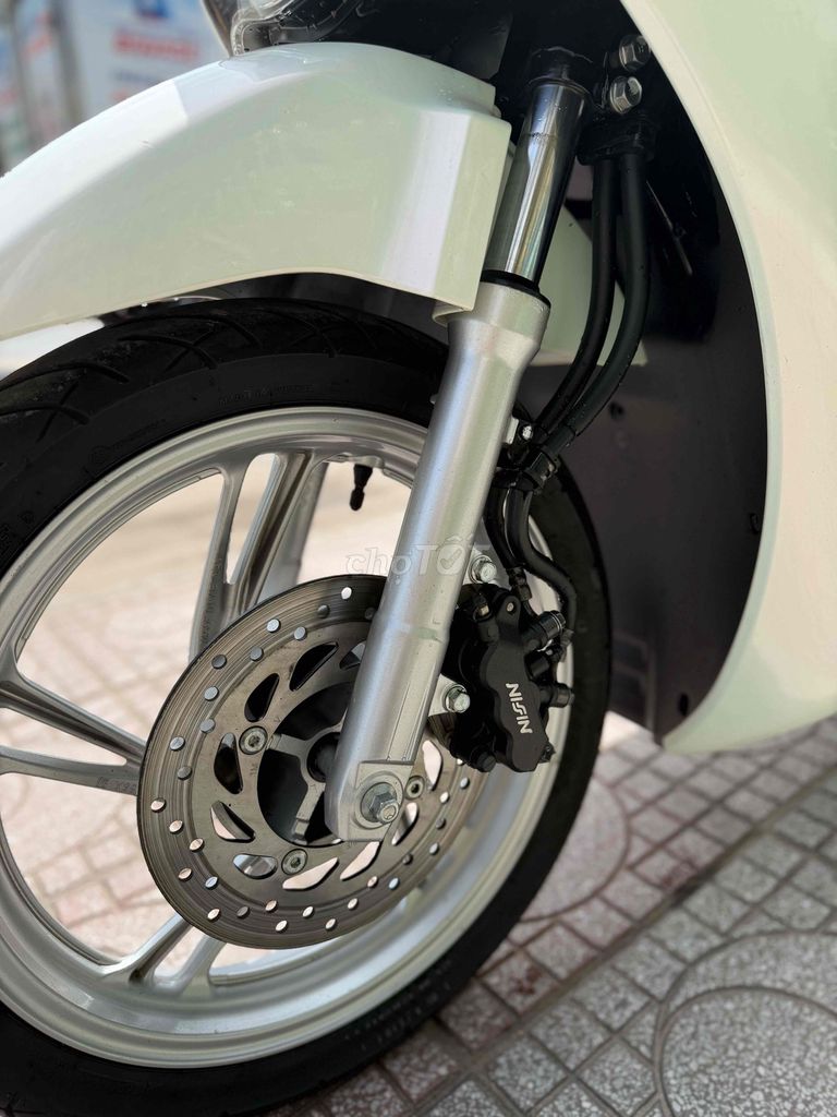 Honda SH 125 2022 Trắng ánh cam hồng. Mua bán Xe máy tại Thành phố Thuận An Bình Dương được đăng bởi Xe Máy Minh Tú Bình Dương hình 4