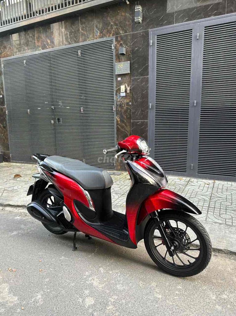 Honda SH Mode 2024 Bản cao cấp ABS Đỏ đen. Mua bán Xe máy tại Quận Gò Vấp Tp Hồ Chí Minh được đăng bởi Nguyễn Cường hình 2