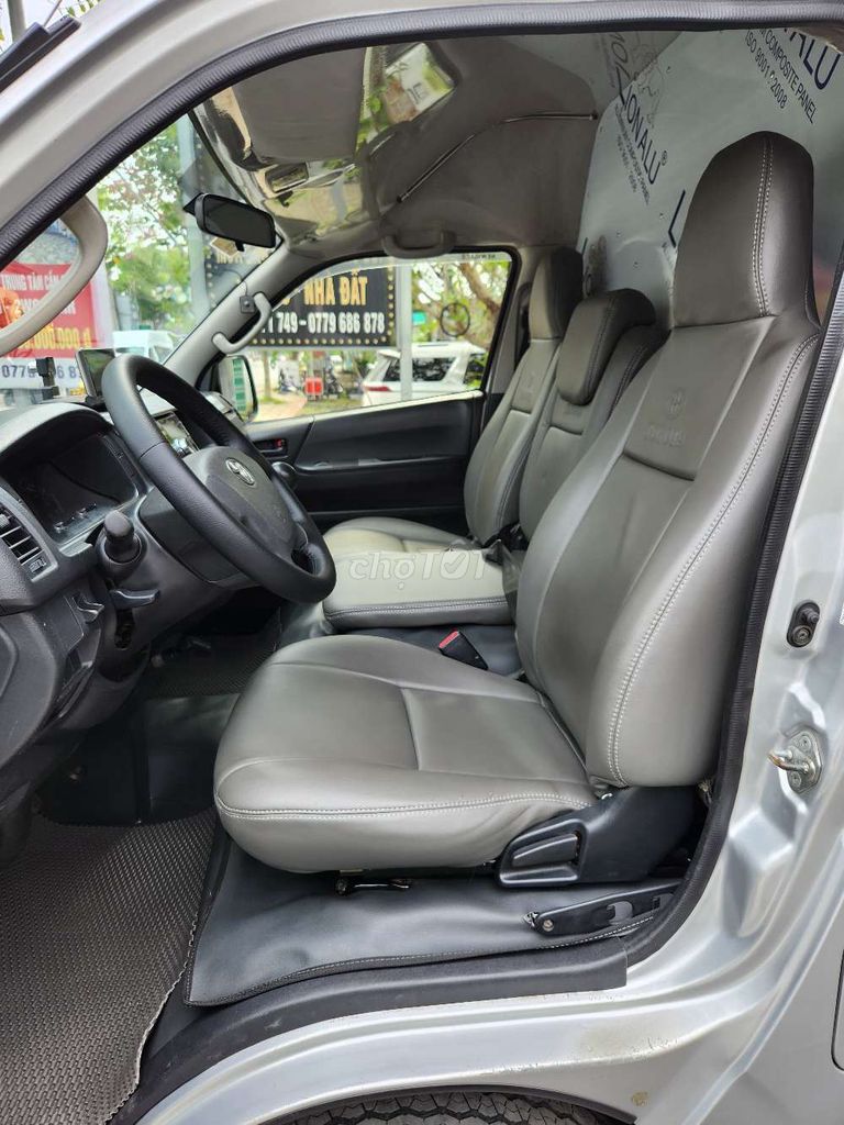 Tải Van Toyota Hiace 2014 3N/940kg sàn inox nhập. Mua bán Ô tô tại Huyện Bình Chánh Tp Hồ Chí Minh được đăng bởi TUẤN TRẦN hình 8