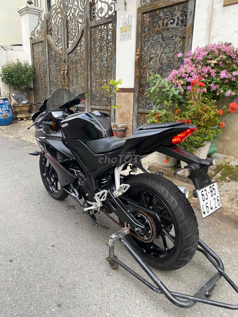 Yamaha R15 v3 красивая автомобильная тихая машина хорошая цена