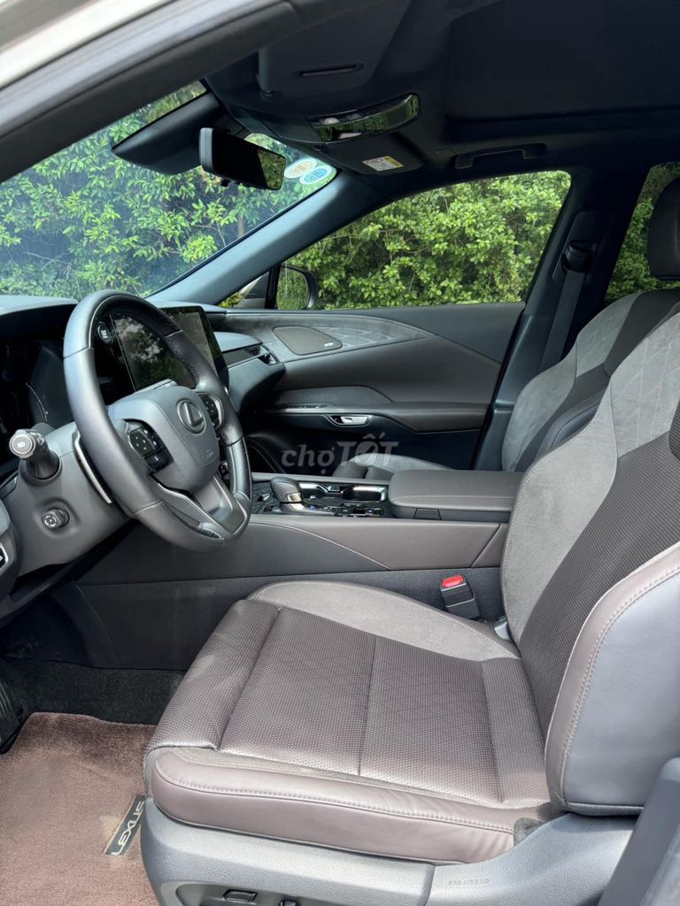Lexus RX350 Luxury 2024 - 3900 km. Mua bán Ô tô tại Quận Gò Vấp Tp Hồ Chí Minh được đăng bởi Sĩ Minh hình 6