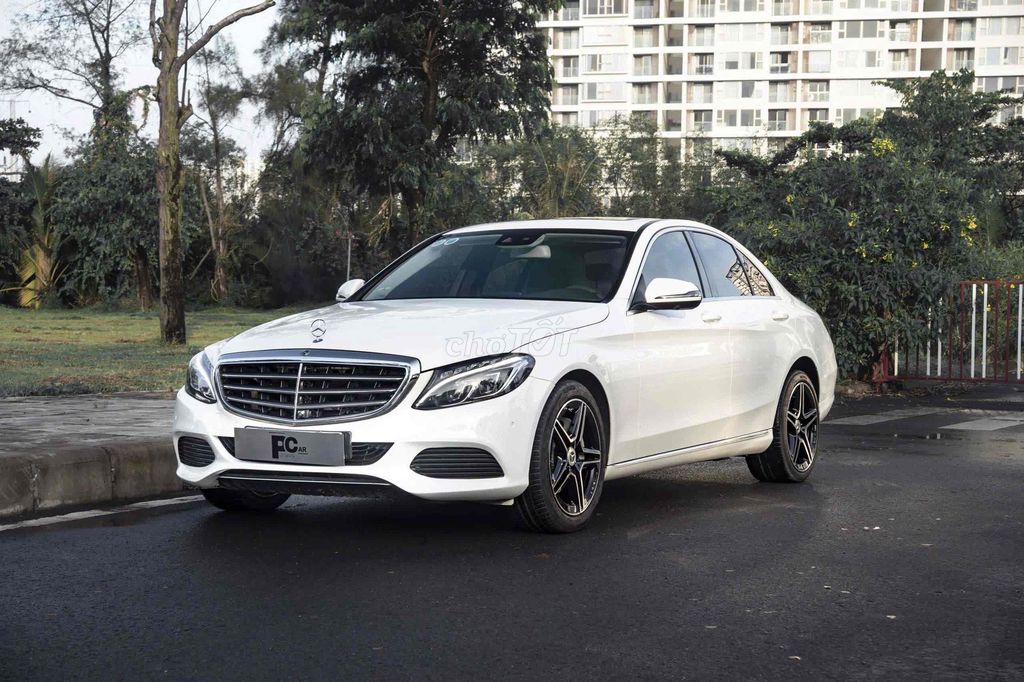 Mercedes Benz C250 Exclusive 2018 - Trắng/Đen. Mua bán Ô tô tại Quận 7 Tp Hồ Chí Minh được đăng bởi Bi Xe Đức hình 3