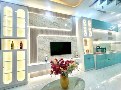 chính chủ bán nhà 2 lầu  hẻm xe hơi đường chuyên dùng chính