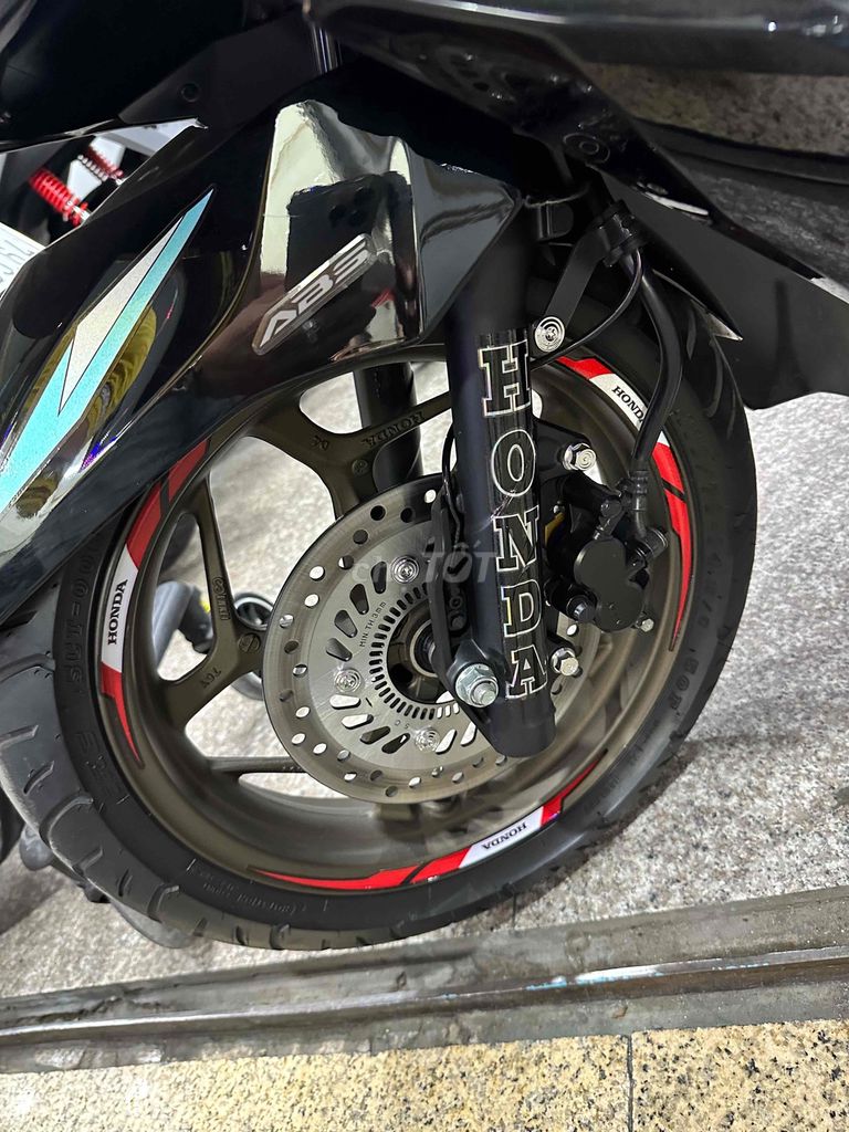 PCX 160 ABS + HSTC 10/2024 Đen Bóng BSTP Chính Chủ. Mua bán Xe máy tại Quận Phú Nhuận Tp Hồ Chí Minh được đăng bởi Ngô Hà hình 3