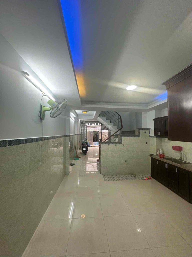 Аренда · 4 комн. · 54 м² · Quận 6, ул. Đường Hậu Giang