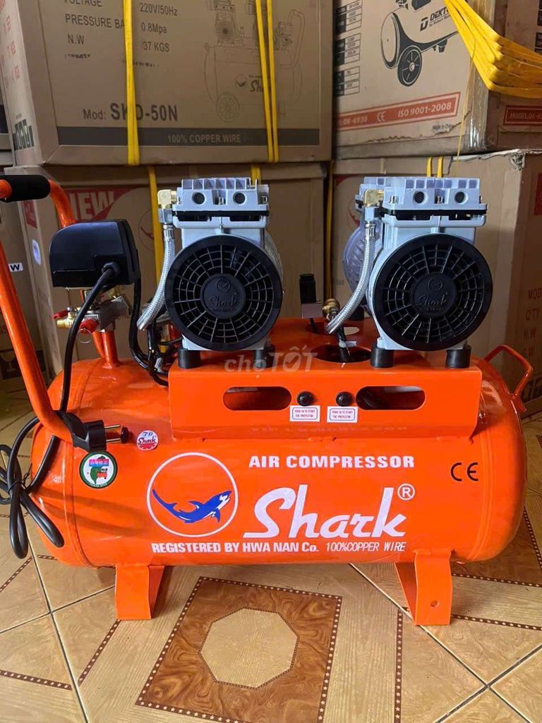 Máy nén khí không dầu Shark SKD-50L 50L 1500W. Mua bán Đồ chuyên dụng, Giống nuôi trồng tại Quận Tân Phú Tp Hồ Chí Minh được đăng bởi Đạt hình 1
