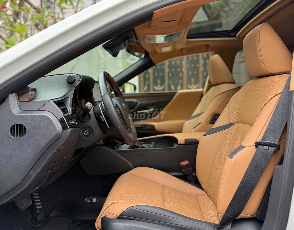 Lexus ES 2023 300H Xăng điện - 21000 km. Mua bán Ô tô tại Quận Gò Vấp Tp Hồ Chí Minh được đăng bởi Tuấn Tài hình 6