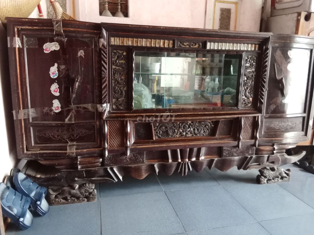 Tủ trưng bày gỗ màu nâu. Mua bán Tủ, kệ gia đình tại Thành phố Huế Thừa Thiên Huế được đăng bởi nho hình 1