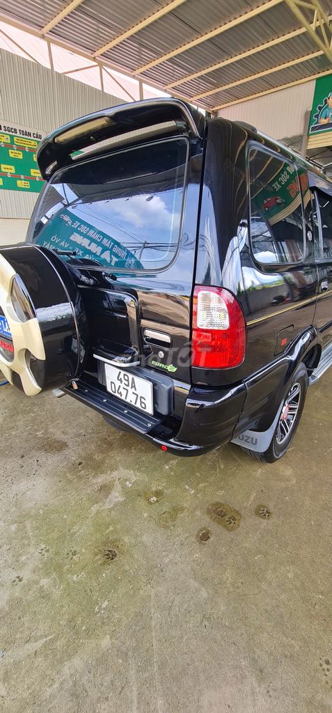 Черное 7-местное масло Isuzu Hi-Lander