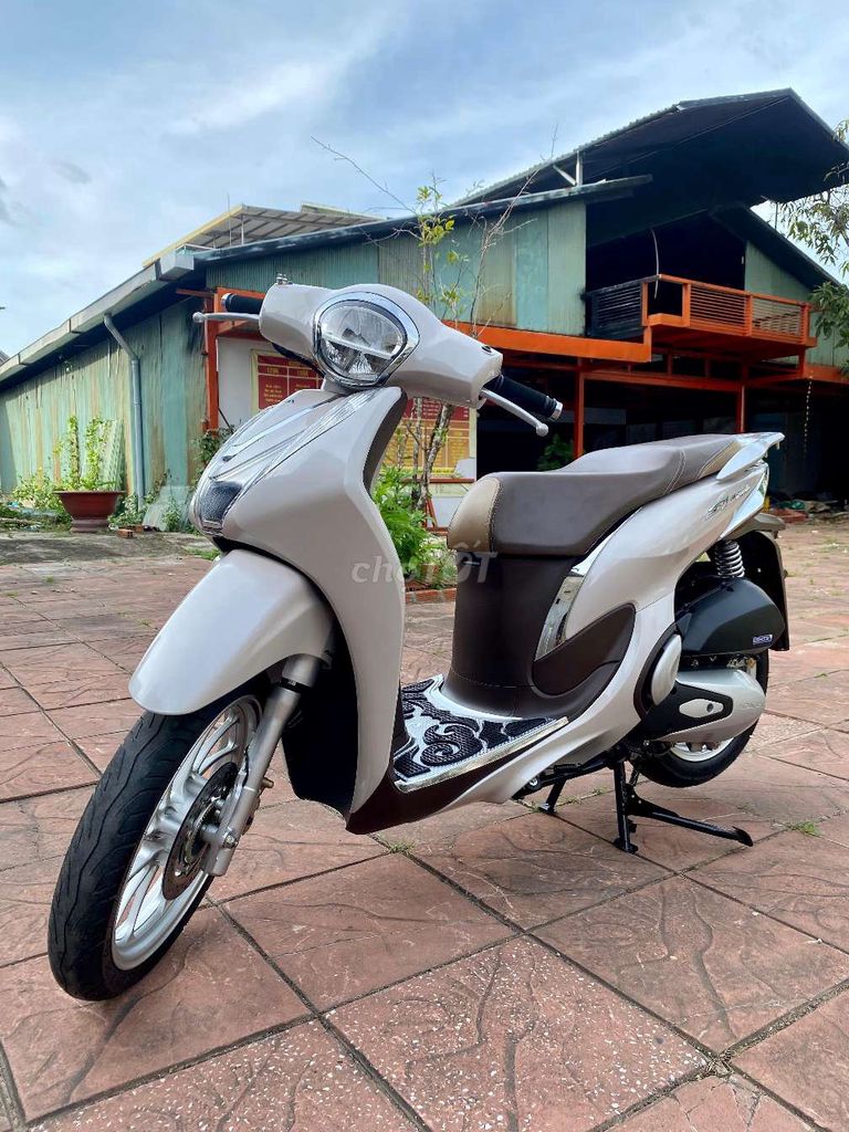 SH MODE Phanh ABS 2021 Trắng Kem chạy 8.000km. Mua bán Xe máy tại Quận Ninh Kiều Cần Thơ được đăng bởi Xe Máy TÂN LIÊN HƯNG 1 91B hình 2