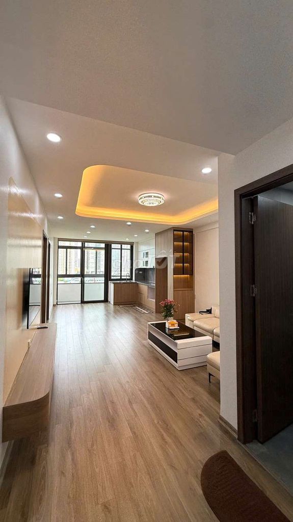 chính chủ tôi cần bán CHCC Nam Trung Yên, 70m 2PN, nội thất cao cấp