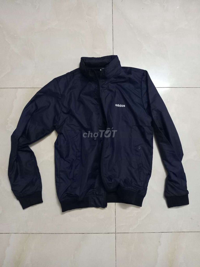 Áo khoác Adidas giấu nón size L mới. Mua bán Quần áo tại Quận 8 Tp Hồ Chí Minh được đăng bởi Vĩ hình 2