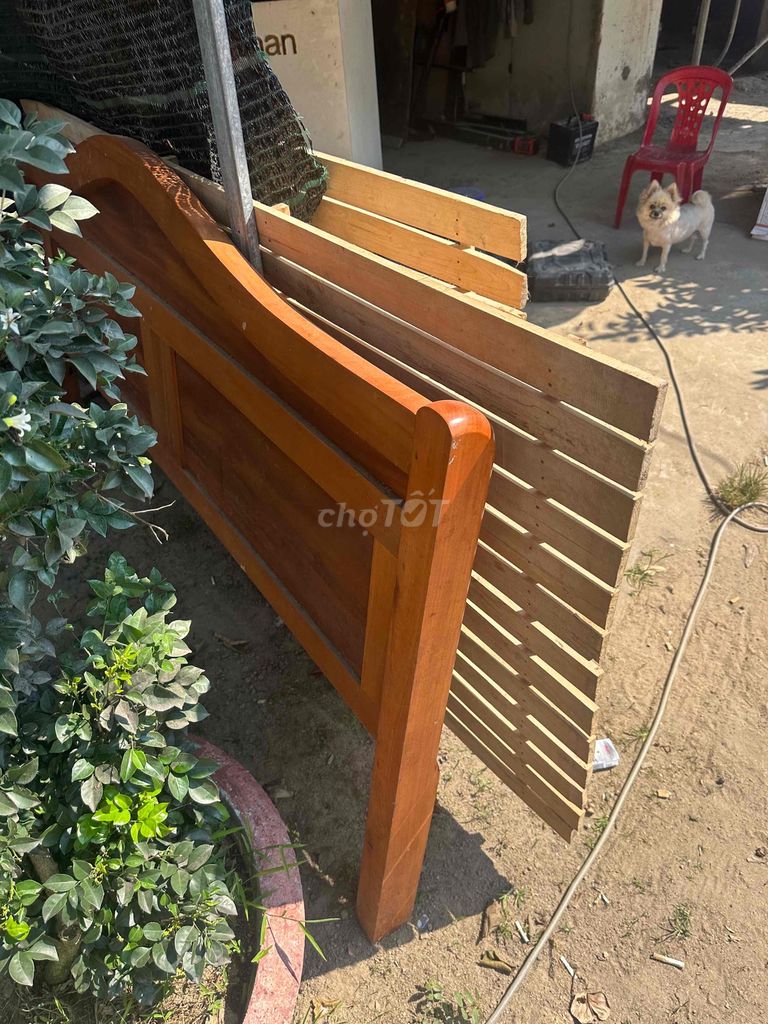 Giường gỗ xoan đào 1m8 x 2m. Mua bán Giường, chăn ga gối nệm tại Quận Cẩm Lệ Đà Nẵng được đăng bởi mr tân hình 1