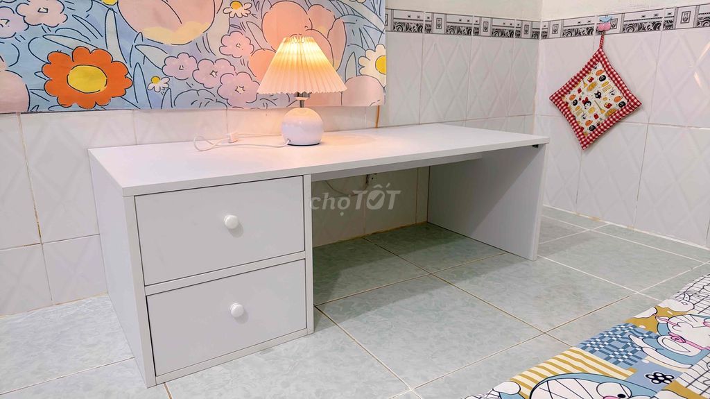 Bàn học Gỗ Trắng có ngăn kéo. Mua bán Bàn ghế tại Thành phố Thủ Đức Tp Hồ Chí Minh được đăng bởi phan thu trang hình 1