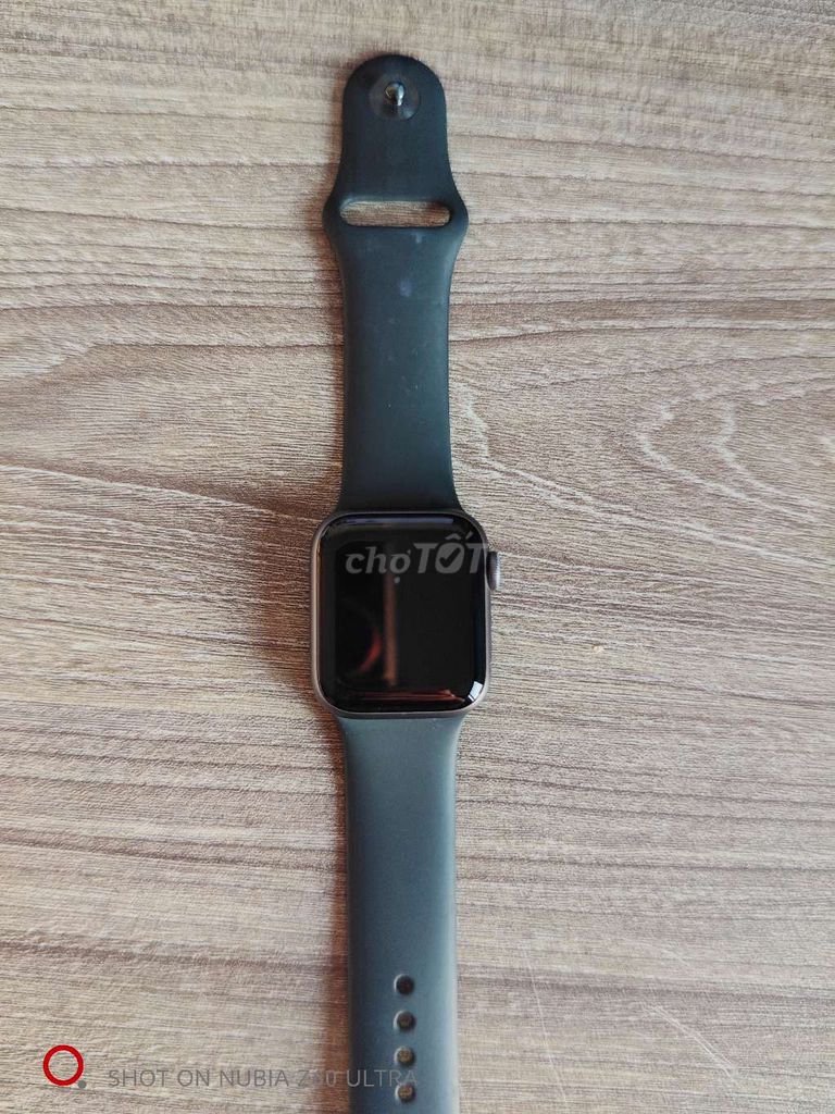 Apple Watch Series 4 40mm Đen. Mua bán Thiết bị đeo thông minh tại Quận 5 Tp Hồ Chí Minh được đăng bởi Gameplay hình 1
