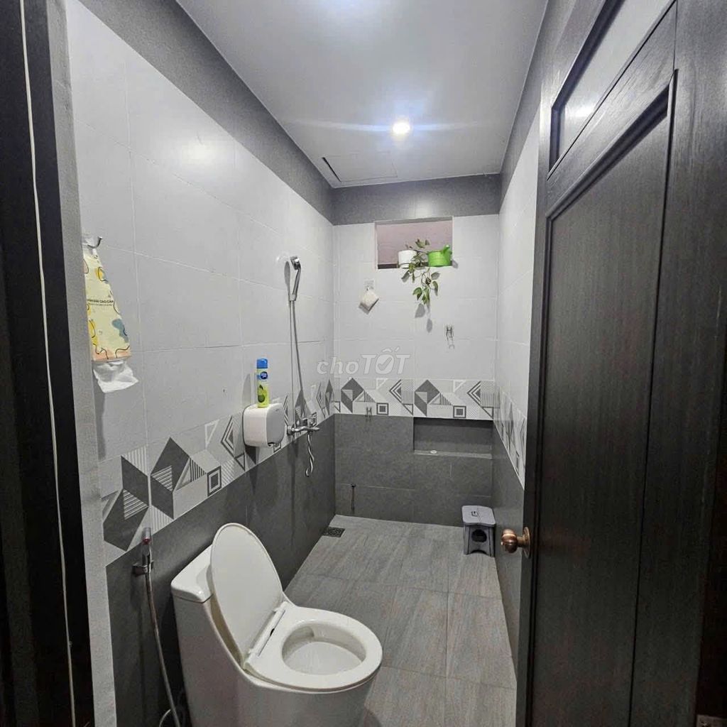 Аренда · 3 комн. · 100 м² · Quận Cẩm Lệ, ул. Đường Diên Hồng