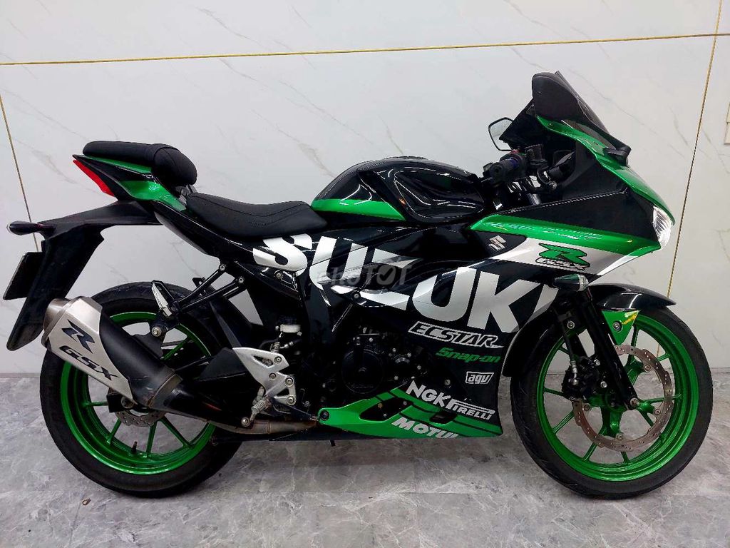 SUZUKI GSX150R DATE 2018