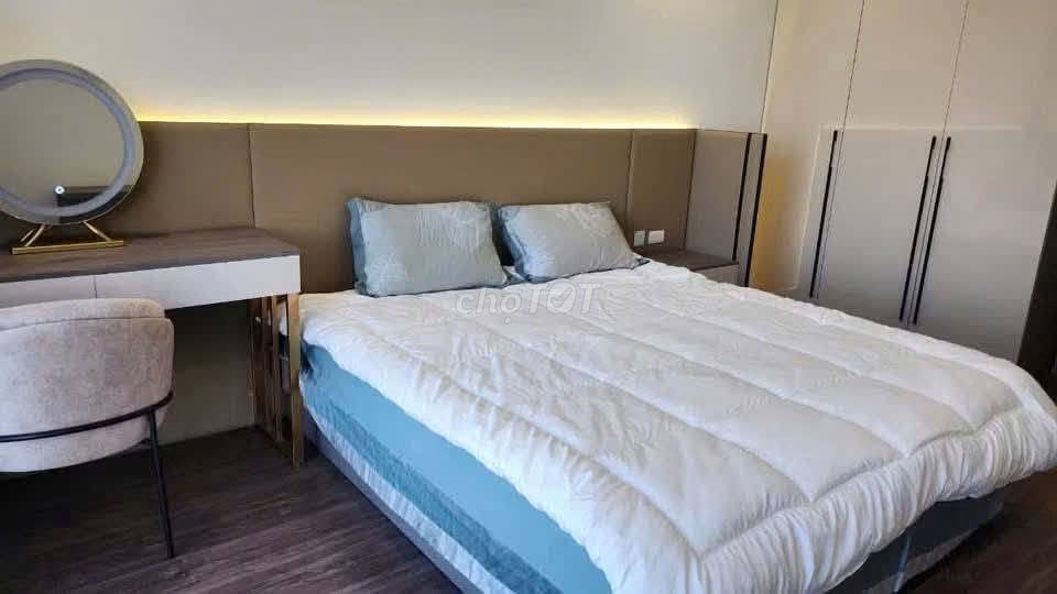 Квартира в Ciputra Phú Thượng, 93 кв.м, 3 спальни