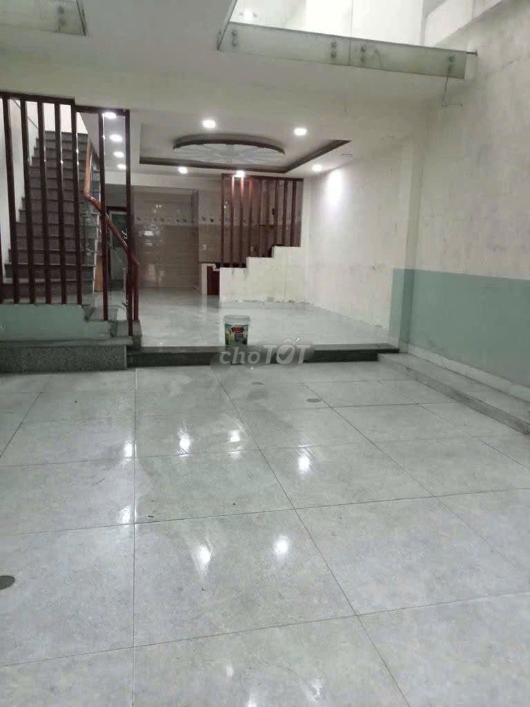 Аренда · 3 комн. · 100 м² · Quận Cẩm Lệ, ул. Yên Thế