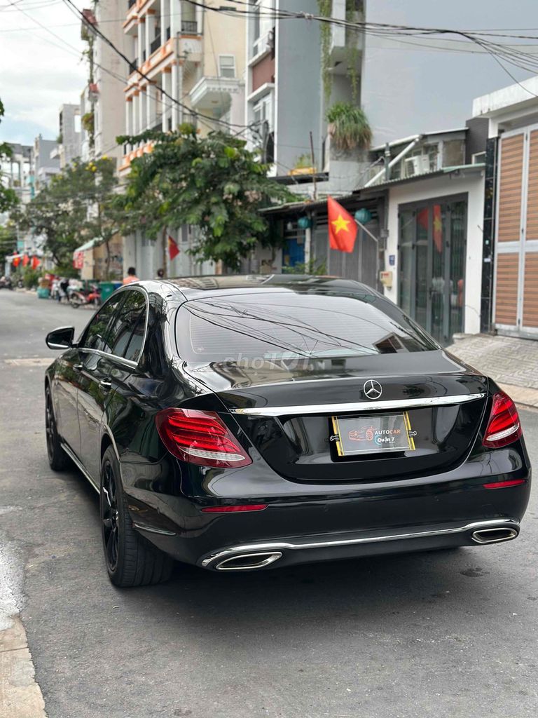 Mercedes  E200 - 106000 km Sx cuối 2017. Mua bán Ô tô tại Quận 7 Tp Hồ Chí Minh được đăng bởi Thông Sport  hình 2