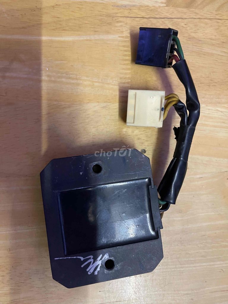 Sạc nguyên zin xe SHi italy 20111. Mua bán Phụ tùng xe tại Huyện Hóc Môn Tp Hồ Chí Minh được đăng bởi Vu Long Hai hình 2