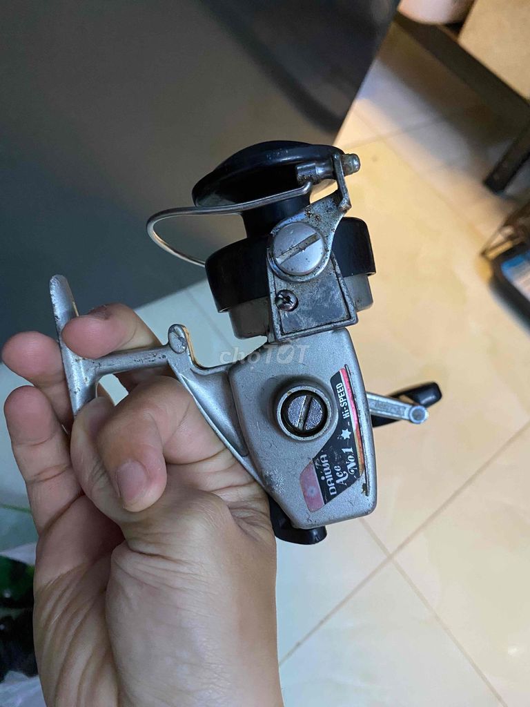 Máy câu Daiwa Ace No.1 Bạc, đen Kim loại. Mua bán Đồ thể thao, Dã ngoại tại Quận Gò Vấp Tp Hồ Chí Minh được đăng bởi Binh Ngo hình 1